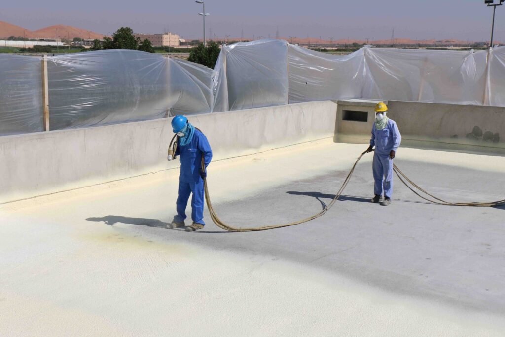دهان عازل للماء والحرارة للأسطح بأبوظبي